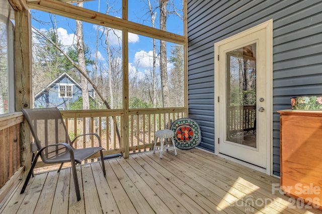 74 S Alta Vista Drive, Saluda, NC 28773