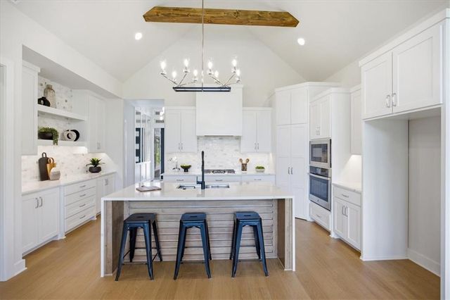 2809 SW Heartland Road, Lee's Summit, MO 64082