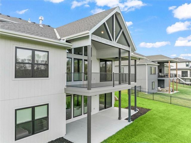 2809 SW Heartland Road, Lee's Summit, MO 64082