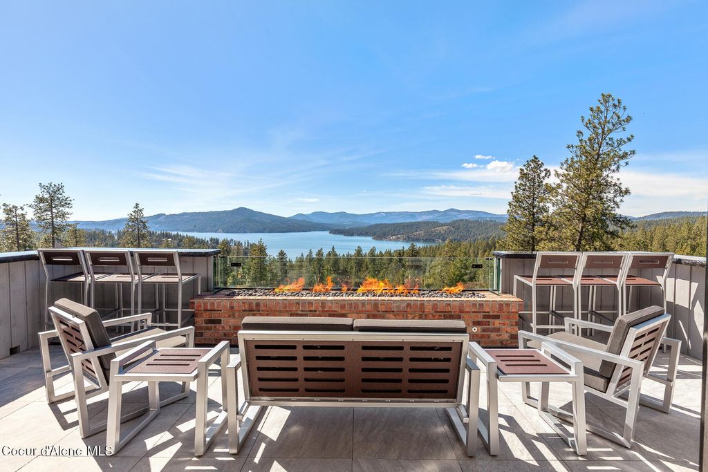 6007 S GRAINGER CT, Harrison, ID 83833