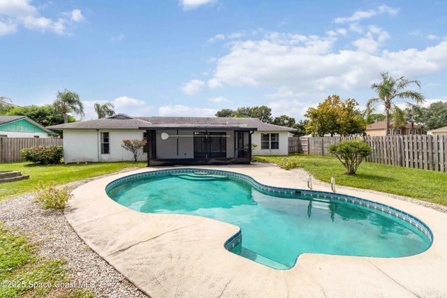 627 Binney Street NE, Palm Bay, FL 32907