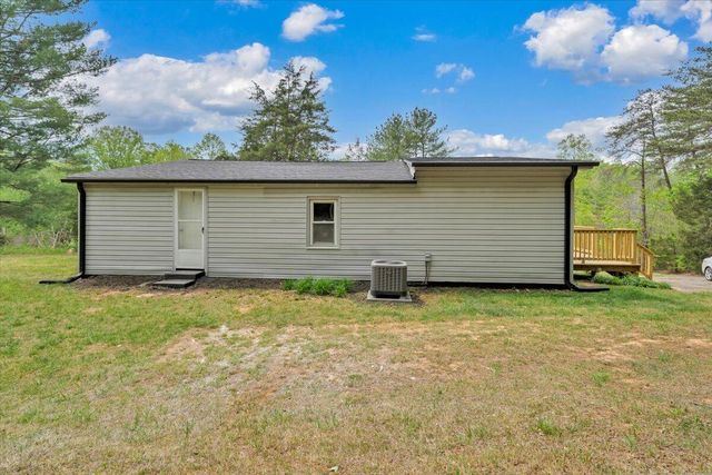 24 Robin Ridge RD, Rocky Mount, VA 24151