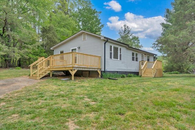 24 Robin Ridge RD, Rocky Mount, VA 24151