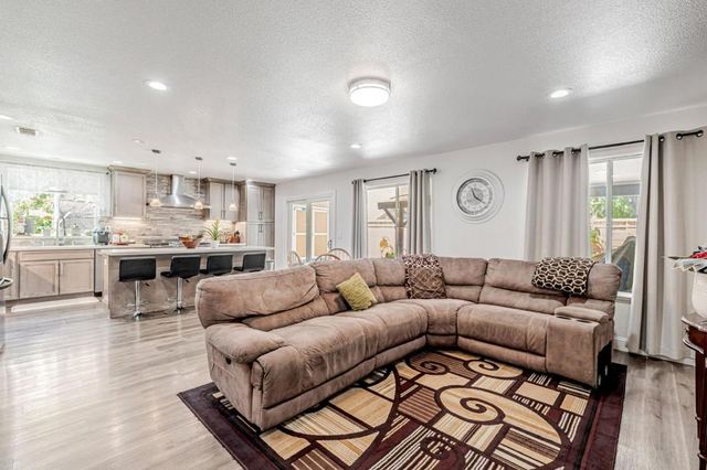 615 Heron Drive, Los Banos, CA 93635