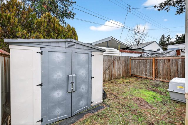 9518 E 4th Ave, Spokane Valley, WA 99206