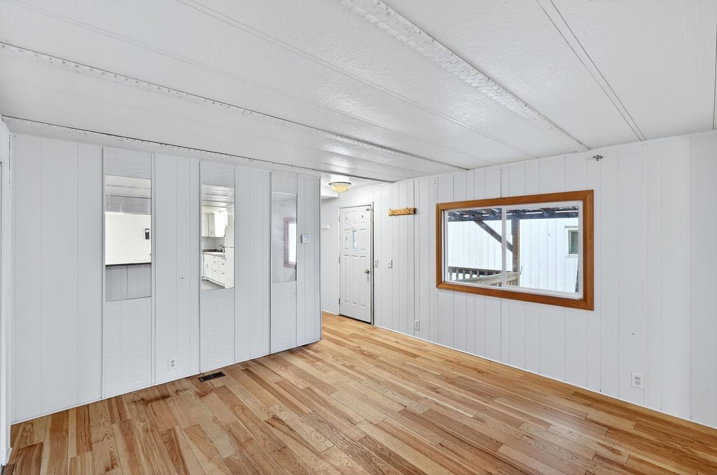 9518 E 4th Ave, Spokane Valley, WA 99206 photo 5