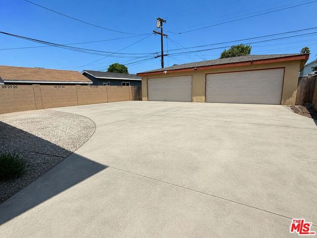 545 E Hillsdale Street, Inglewood, CA 90302