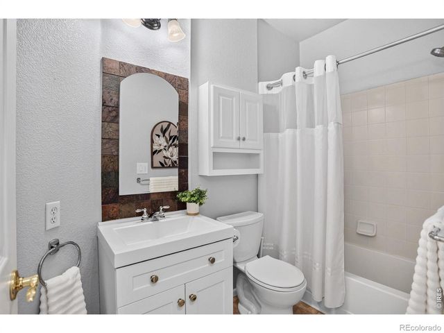 2009 Glenarbor Court, Longmont, CO 80504