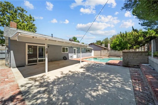 24607 Fourl, Newhall, CA 91321