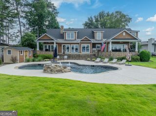 245 Lakeshore Circle NE, Milledgeville, GA 31061