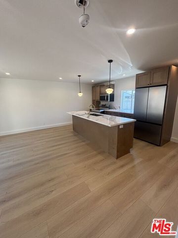 16130 Devonshire Street, Granada Hills (los Angeles), CA 91344