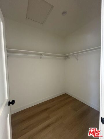 16130 Devonshire Street, Granada Hills (los Angeles), CA 91344