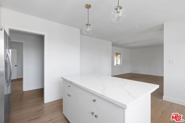 16130 Devonshire Street, Granada Hills (los Angeles), CA 91344