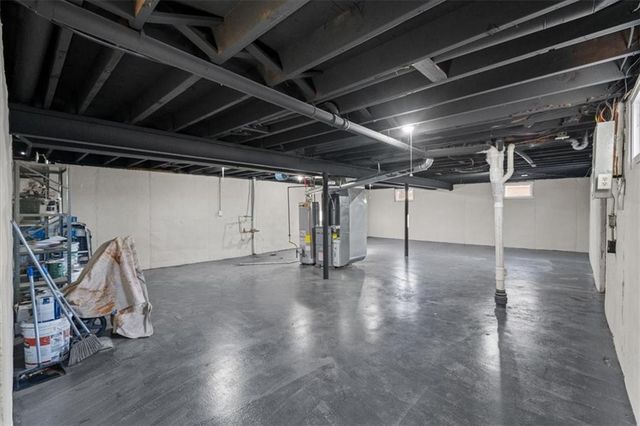 1602 S Queen Ridge Way, Independence, MO 64050