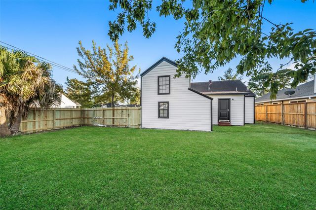 6829 Japonica Street, Houston, TX 77087