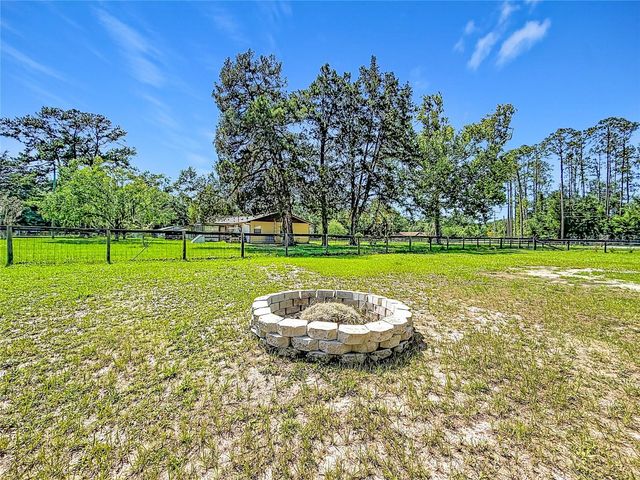 900 NE 165TH STREET, Citra, FL 32113