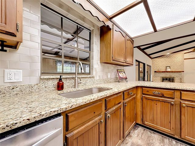900 NE 165TH STREET, Citra, FL 32113