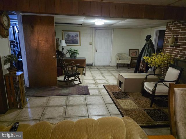 35 TRAIL RD N, Elizabethtown, PA 17022
