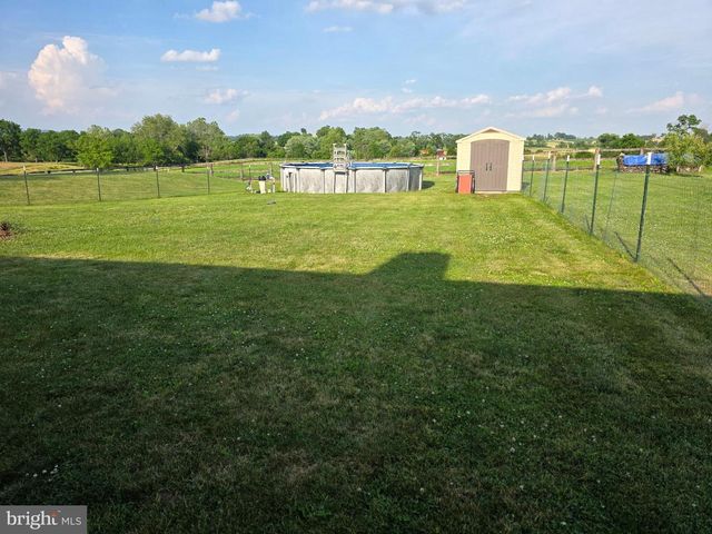 35 TRAIL RD N, Elizabethtown, PA 17022