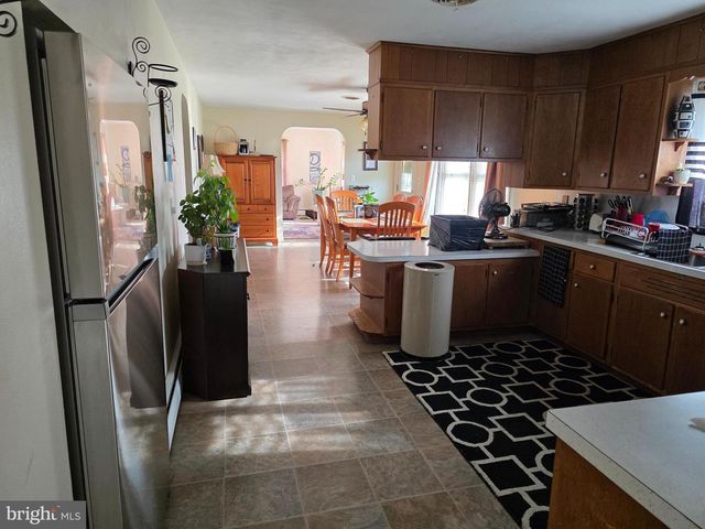 35 TRAIL RD N, Elizabethtown, PA 17022