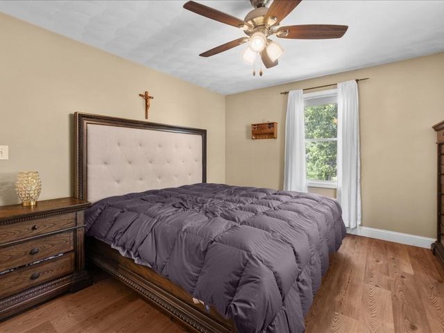 32 Oakwood Ave, Saugus, MA 01906