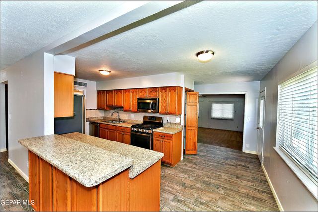 10117 MERCEDES Street, El Paso, TX 79924