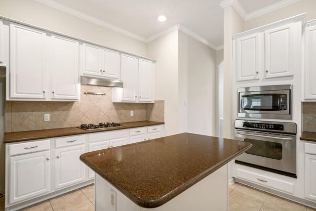 24915 Pikecrest Drive, Spring, TX 77389