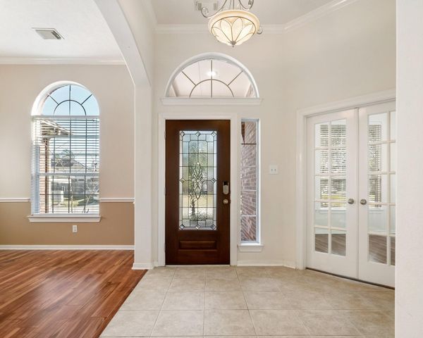 24915 Pikecrest Drive, Spring, TX 77389