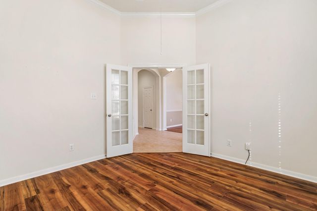 24915 Pikecrest Drive, Spring, TX 77389