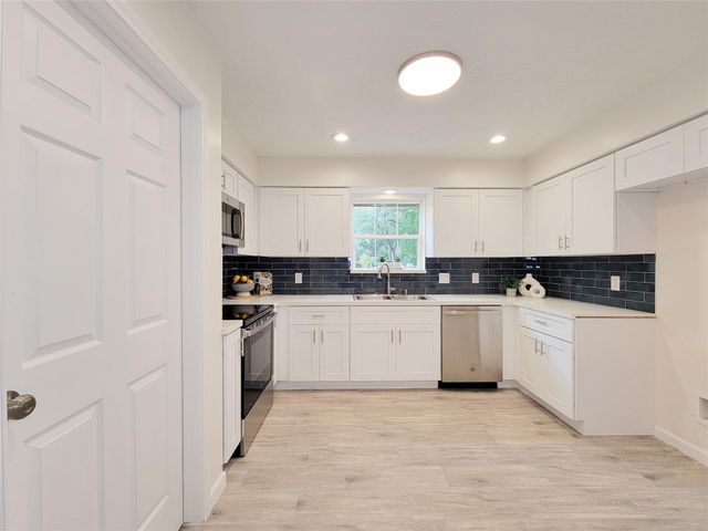 10703 Idlebrook Drive, Houston, TX 77070