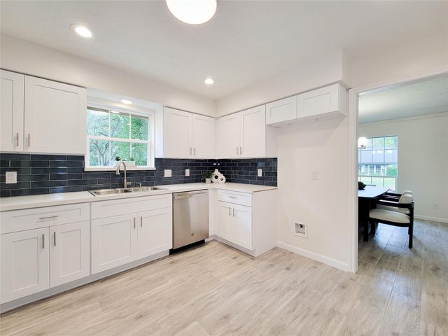 10703 Idlebrook Drive, Houston, TX 77070