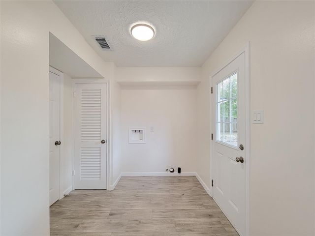 10703 Idlebrook Drive, Houston, TX 77070