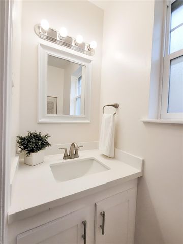 10703 Idlebrook Drive, Houston, TX 77070