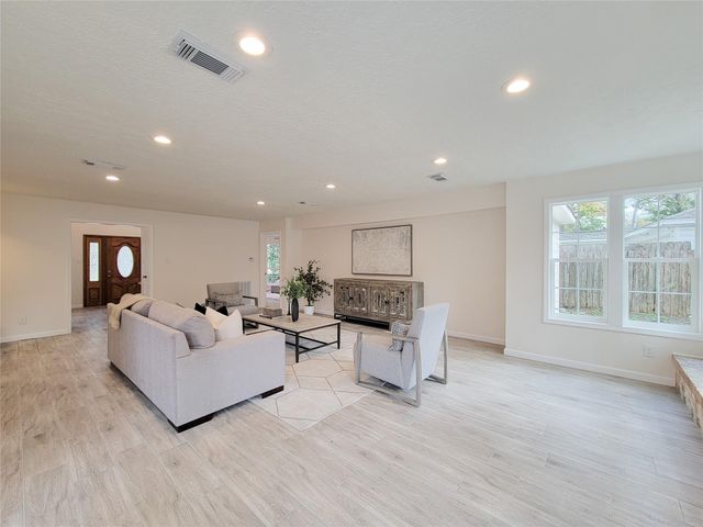 10703 Idlebrook Drive, Houston, TX 77070