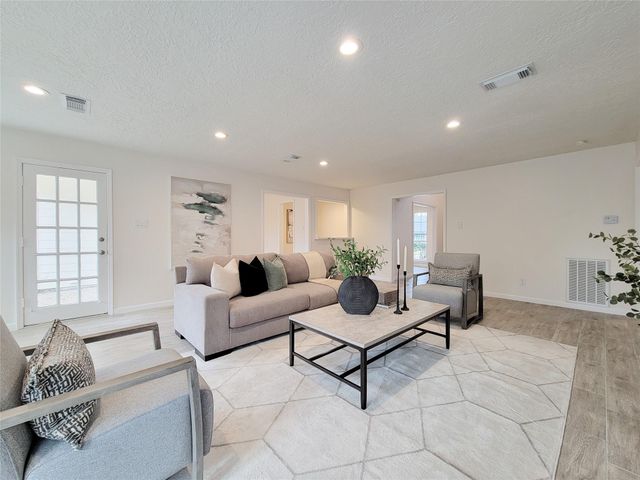 10703 Idlebrook Drive, Houston, TX 77070