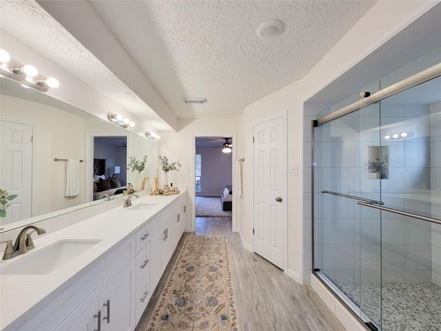 10703 Idlebrook Drive, Houston, TX 77070