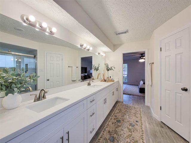 10703 Idlebrook Drive, Houston, TX 77070