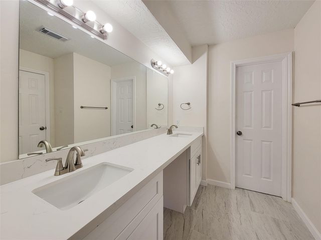 10703 Idlebrook Drive, Houston, TX 77070