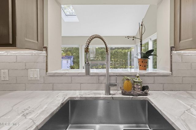 2128 Evergreen Road, Ottawa Hills, OH 43606