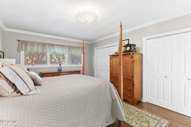 2128 Evergreen Road, Ottawa Hills, OH 43606