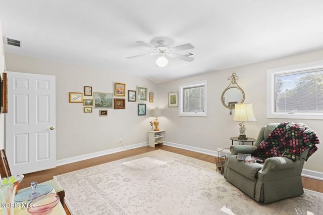 2128 Evergreen Road, Ottawa Hills, OH 43606