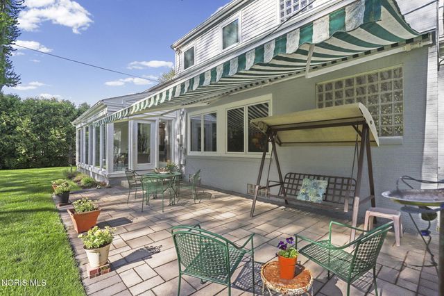 2128 Evergreen Road, Ottawa Hills, OH 43606