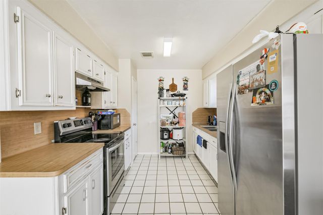 5610 Fallengate Drive, Spring, TX 77373