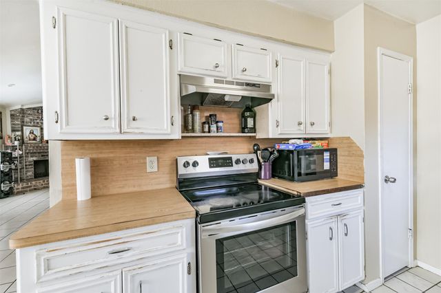 5610 Fallengate Drive, Spring, TX 77373