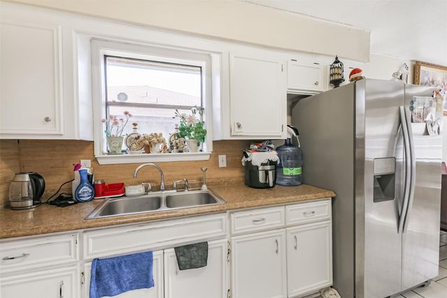 5610 Fallengate Drive, Spring, TX 77373