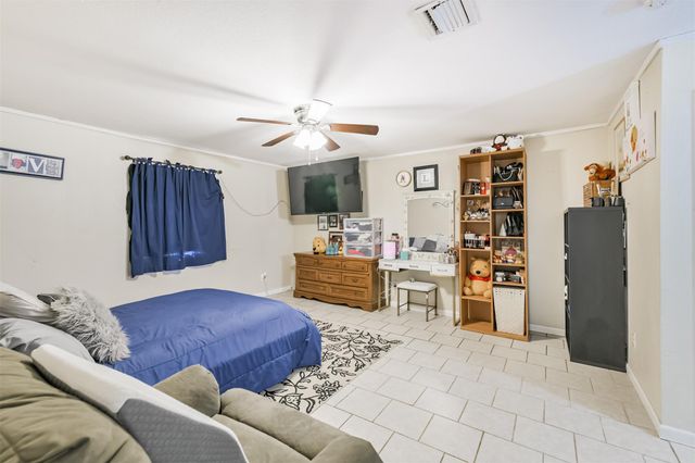 5610 Fallengate Drive, Spring, TX 77373