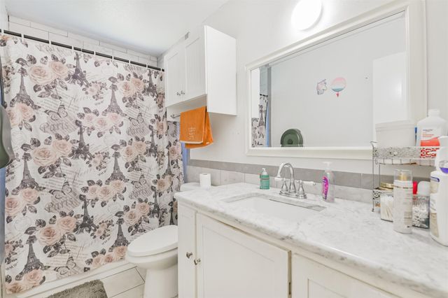 5610 Fallengate Drive, Spring, TX 77373