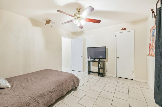 5610 Fallengate Drive, Spring, TX 77373