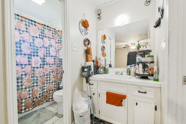 5610 Fallengate Drive, Spring, TX 77373