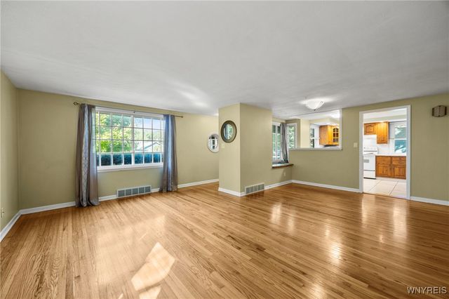 530 Meadowbrook Drive, Lewiston, NY 14092